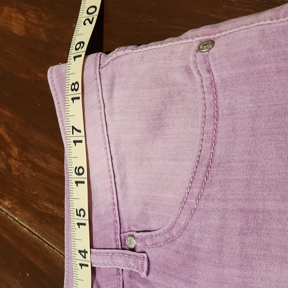 NWOT Celebrity Pink Stretchy Pink Shorts (0592) - Picture 6 of 6